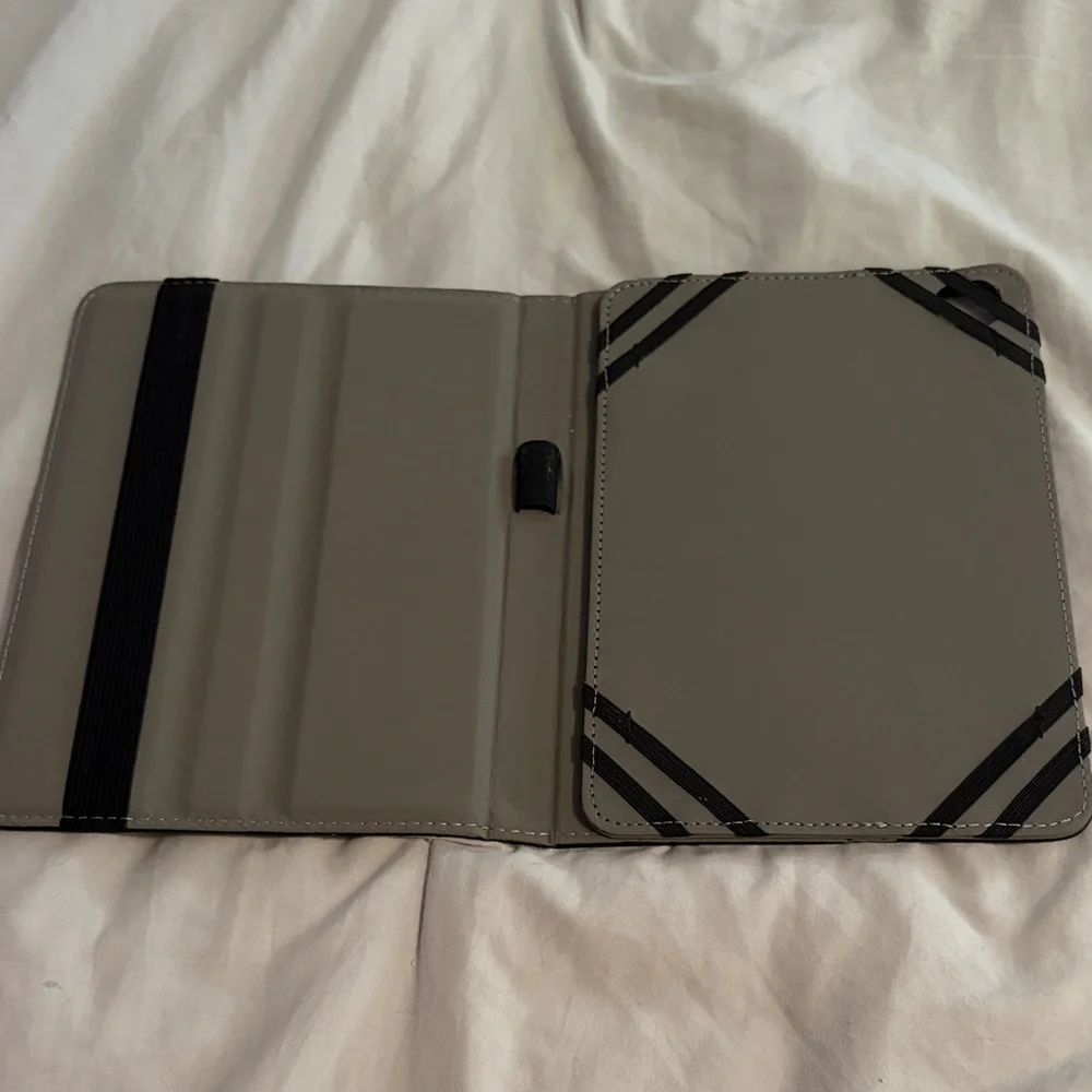iHome Dark Tablet Cover